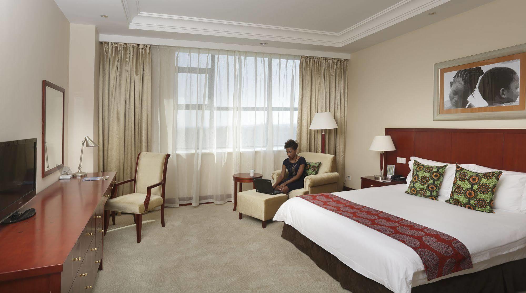 เพรสซิเดนท์ วาลมอนท์ แอท อูโมดซี พาร์ค Hotel ลิลองเว ภายนอก รูปภาพ